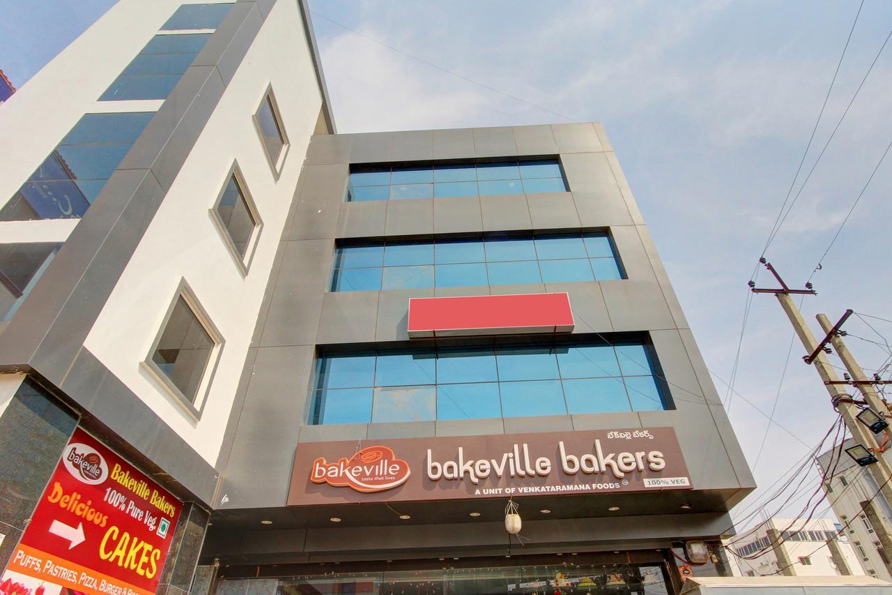Oyo 11670 Hotel Vishnu Priya Residency Hyderabad Exterior foto